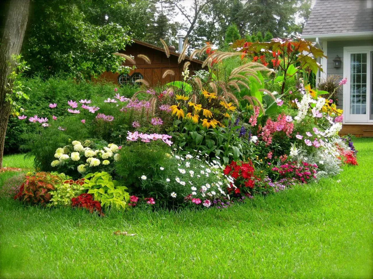 Get Inspired by the Flora at these Local Gardens