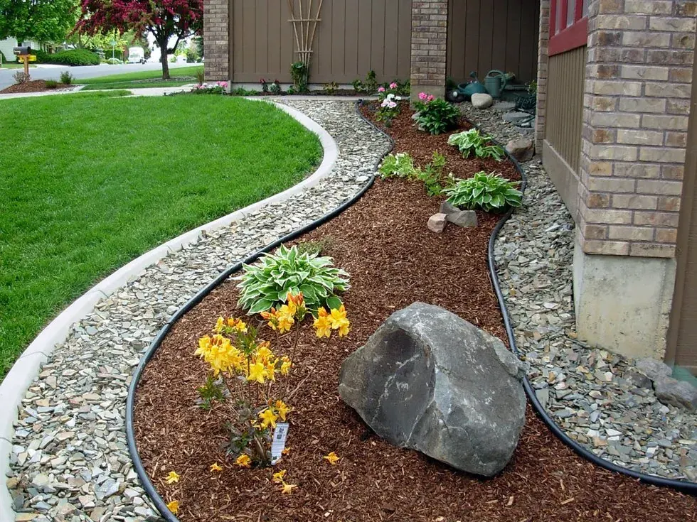 How to Plant Rocks In the Front Yard